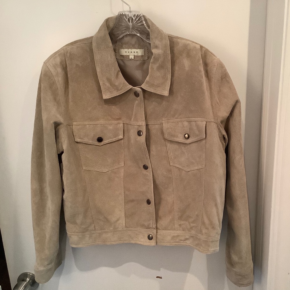100% Suede jacket.  Perfect for fall weather!